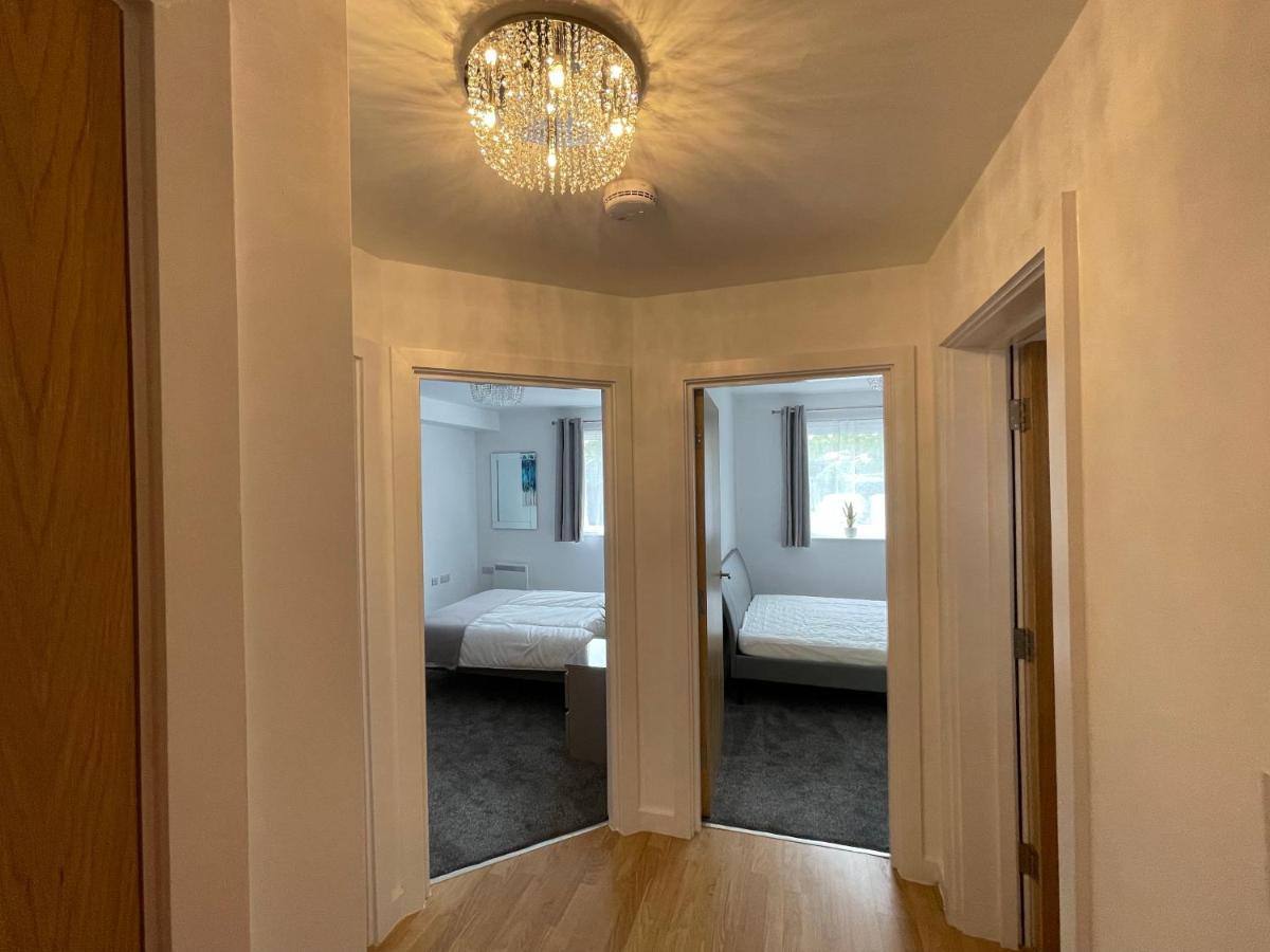 Moda Wigan - Stylish 2 Bed Apartment Central Wigan Eksteriør billede